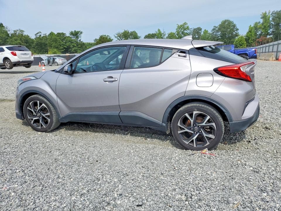 2019 TOYOTA C-HR XLE 2
