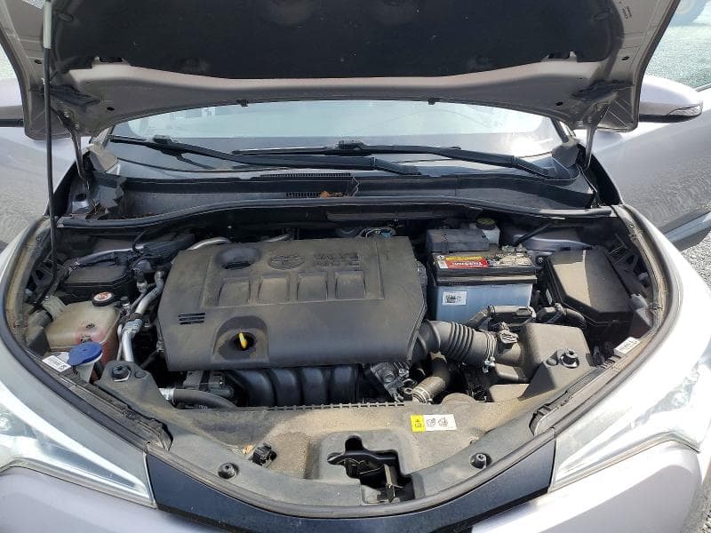 2019 TOYOTA C-HR XLE 12