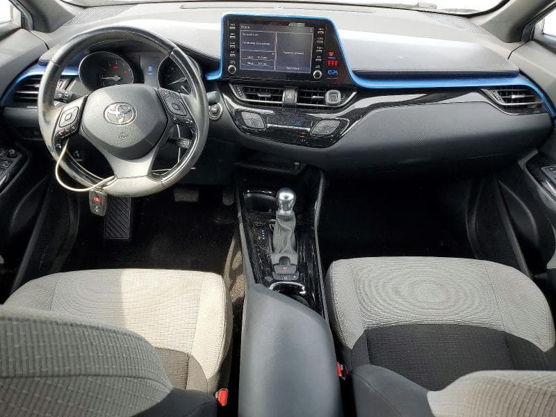 2019 TOYOTA C-HR XLE 8