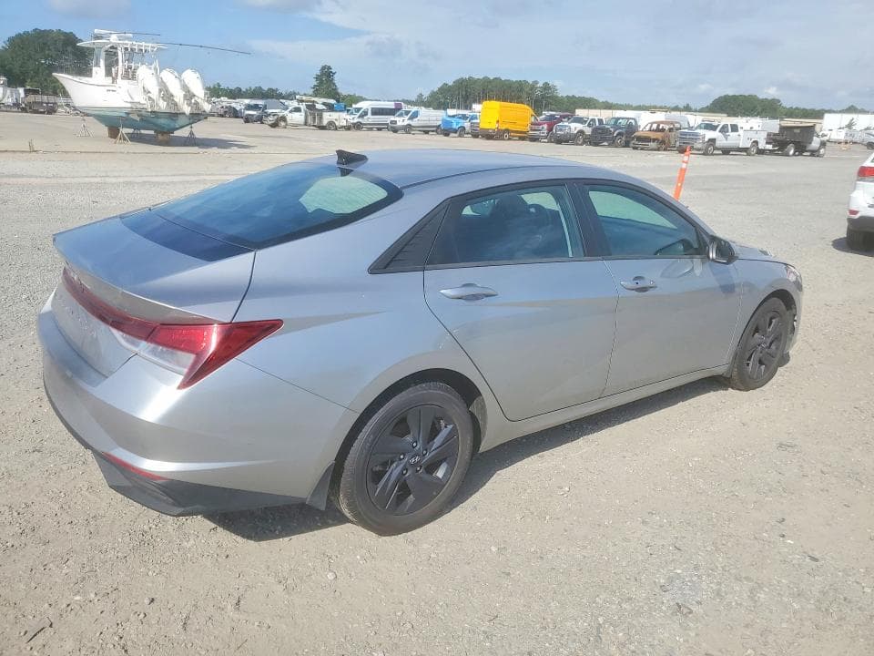 2022 HYUNDAI ELANTRA SEL 3