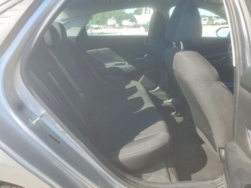 2022 HYUNDAI ELANTRA SEL 10