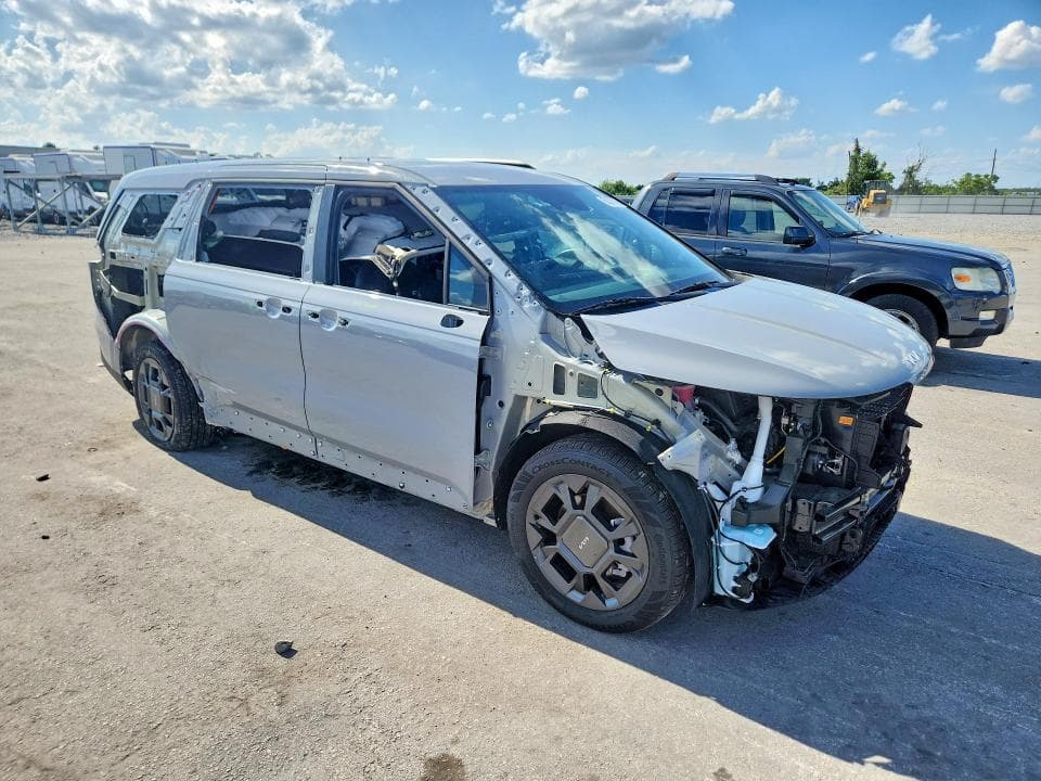 2026 KIA CARNIVAL EX 4
