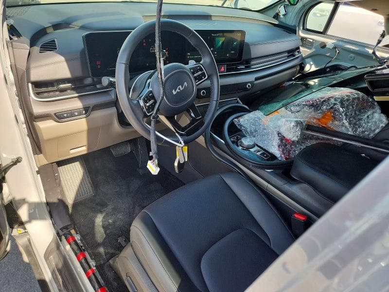 2026 KIA CARNIVAL EX 8