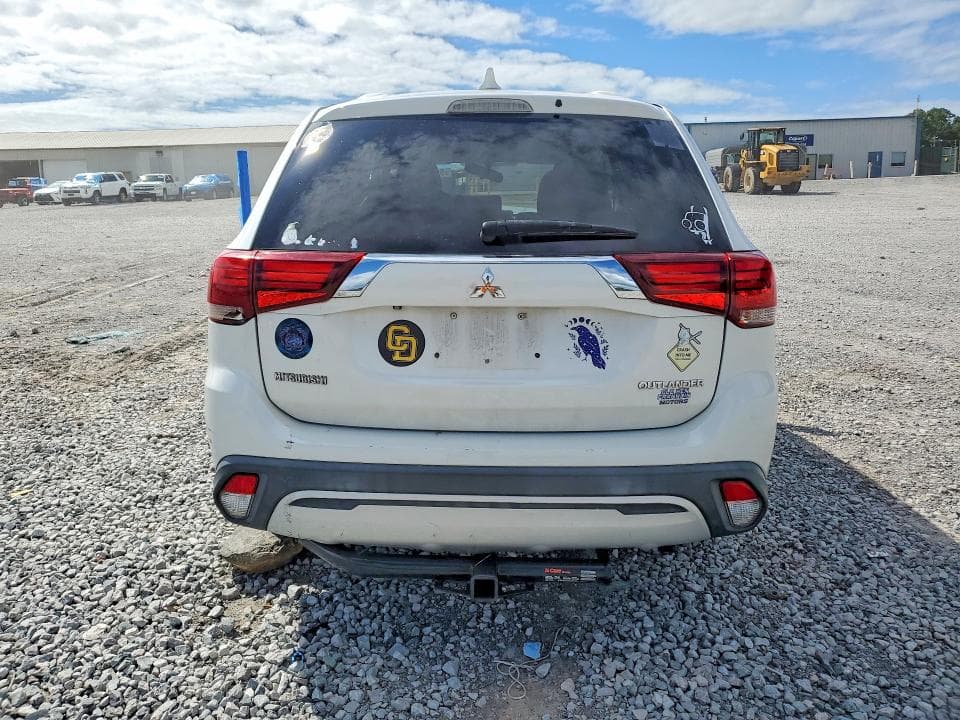 2019 MITSUBISHI OUTLANDER ES 6