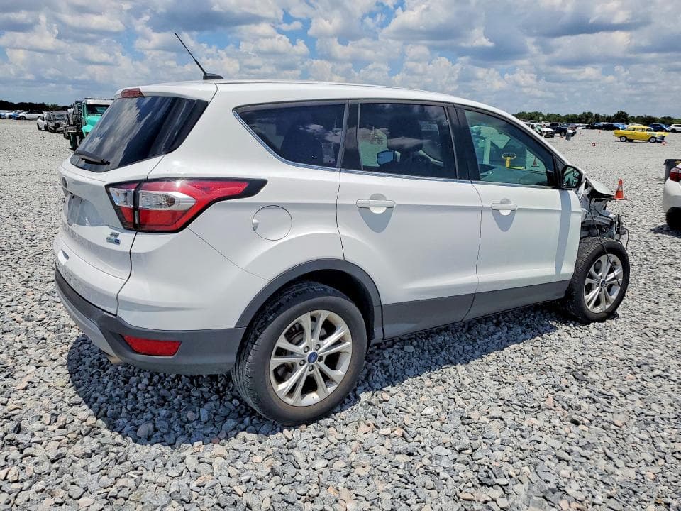 2017 FORD ESCAPE SE 3