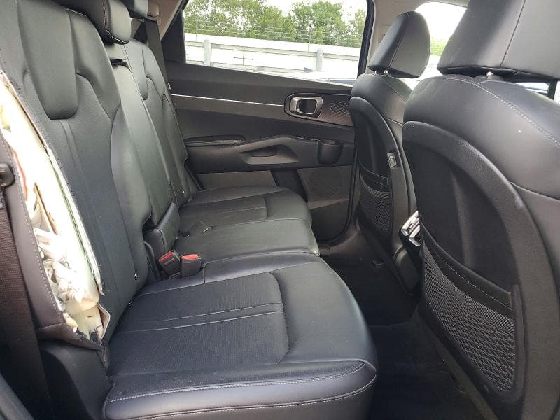 2025 KIA SORENTO S 11