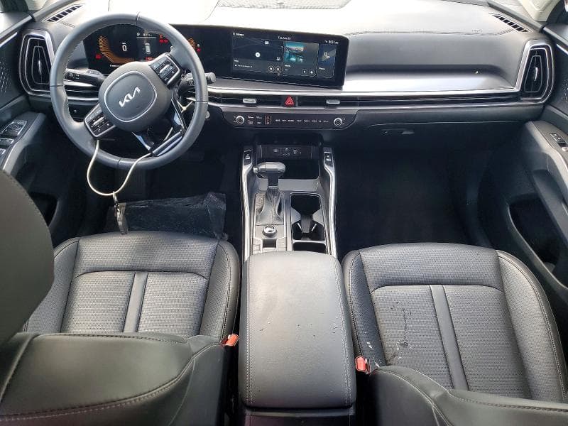 2025 KIA SORENTO S 8
