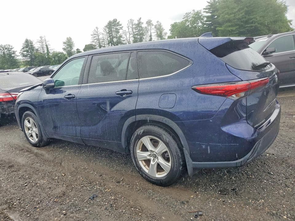 2021 TOYOTA HIGHLANDER LE 2