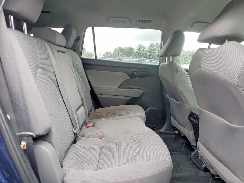 2021 TOYOTA HIGHLANDER LE 11