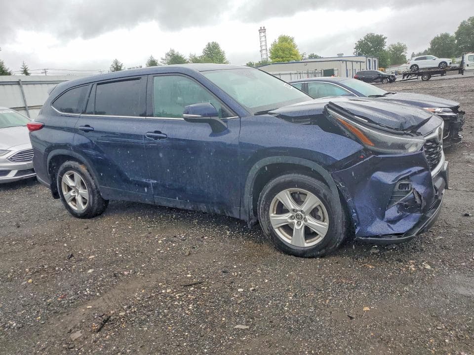 2021 TOYOTA HIGHLANDER LE 4