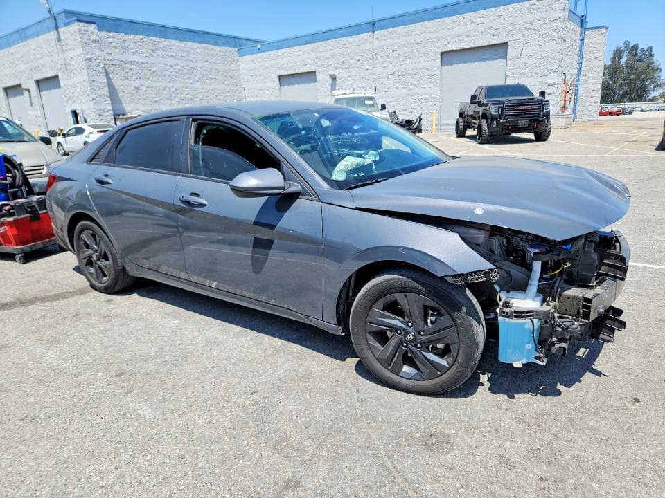 2023 HYUNDAI ELANTRA BLUE 4