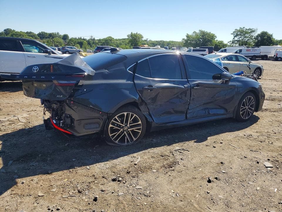 2026 TOYOTA CAMRY XLE 3