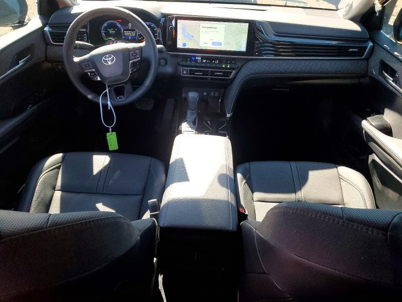 2026 TOYOTA CAMRY XLE 8