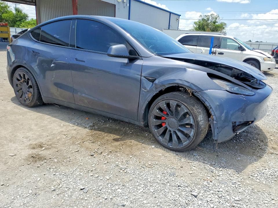 2023 TESLA MODEL Y 4