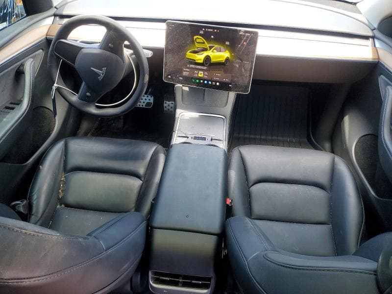 2023 TESLA MODEL Y 8
