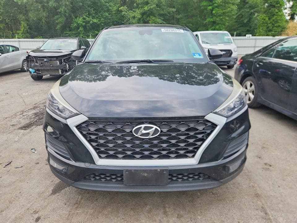 2020 HYUNDAI TUCSON SE 5