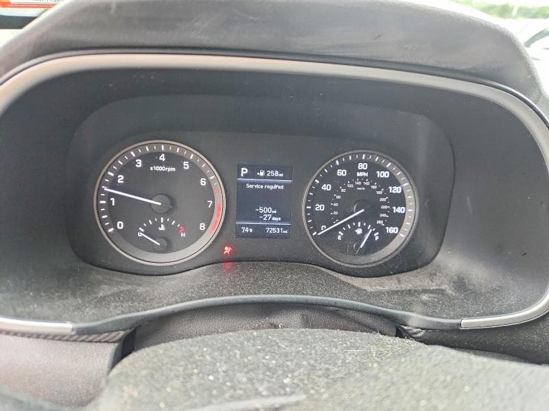 2020 HYUNDAI TUCSON SE 9