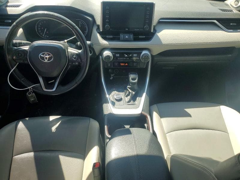 2019 TOYOTA RAV4 LIMITED 8
