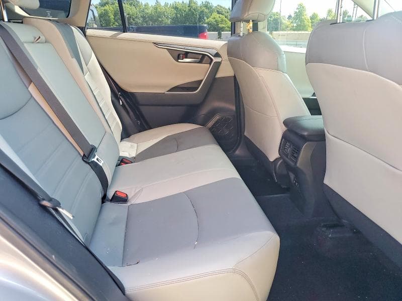 2019 TOYOTA RAV4 LIMITED 10