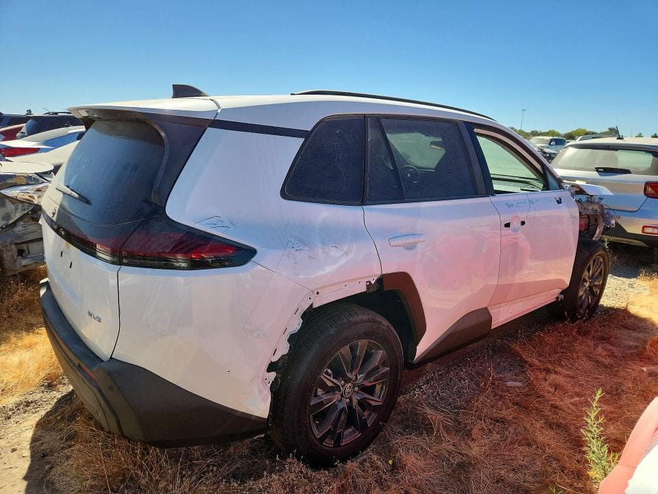2026 TOYOTA RAV4 XLE PREMIUM 3
