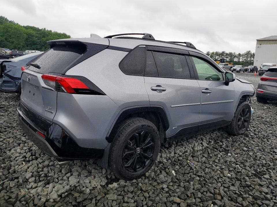 2022 TOYOTA RAV4 SE 3