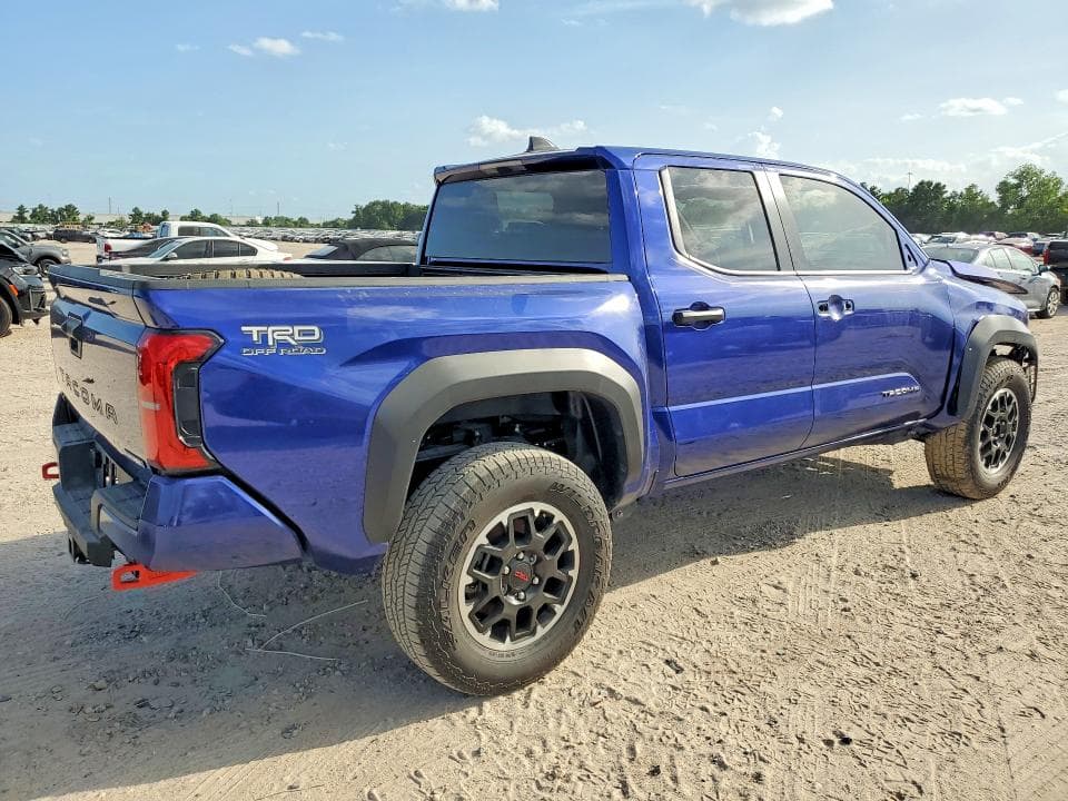 2025 TOYOTA TACOMA 3
