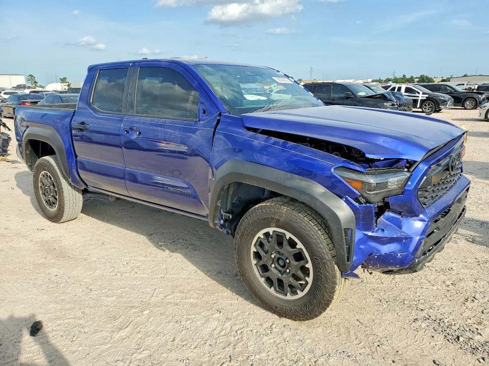 2025 TOYOTA TACOMA 4