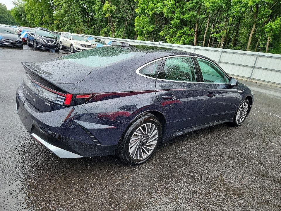 2025 HYUNDAI SONATA HYBRID LIMITED 3