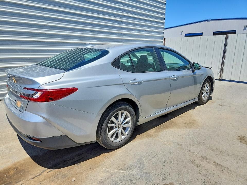 2025 TOYOTA CAMRY LE 3