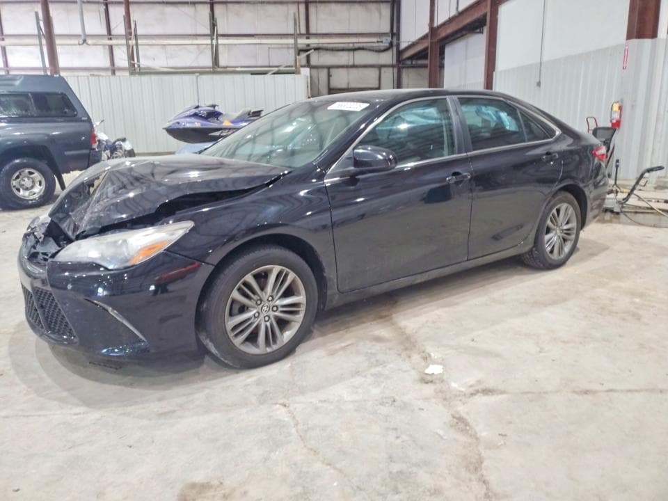 2017 TOYOTA CAMRY SE - 1