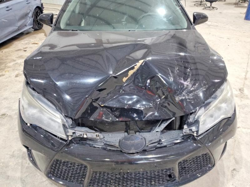 2017 TOYOTA CAMRY SE 11