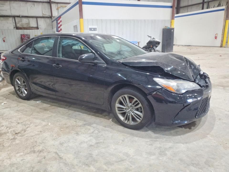 2017 TOYOTA CAMRY SE 4