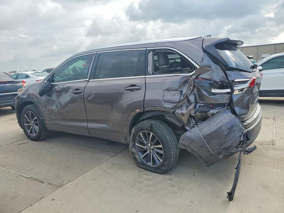 2017 TOYOTA HIGHLANDER XLE 2
