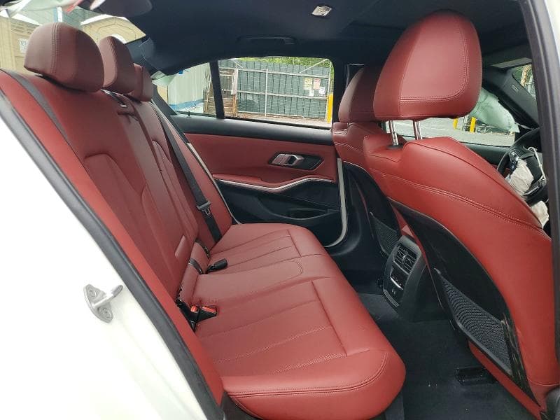 2022 BMW 330XE 10