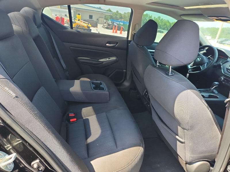 2019 NISSAN ALTIMA SV 10