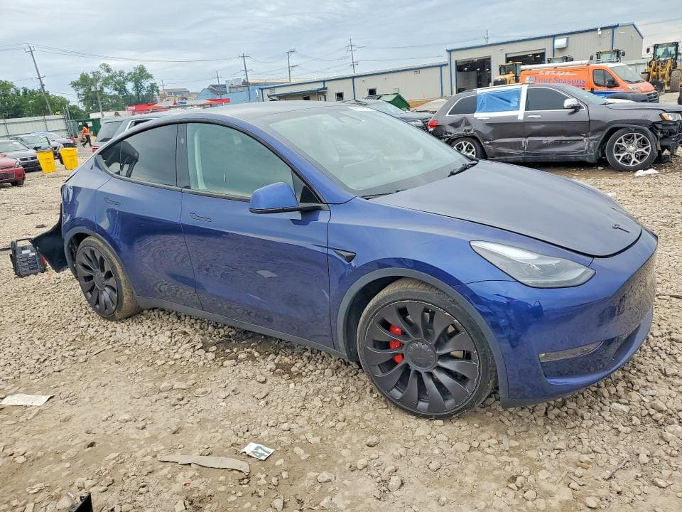 2023 TESLA MODEL Y 4