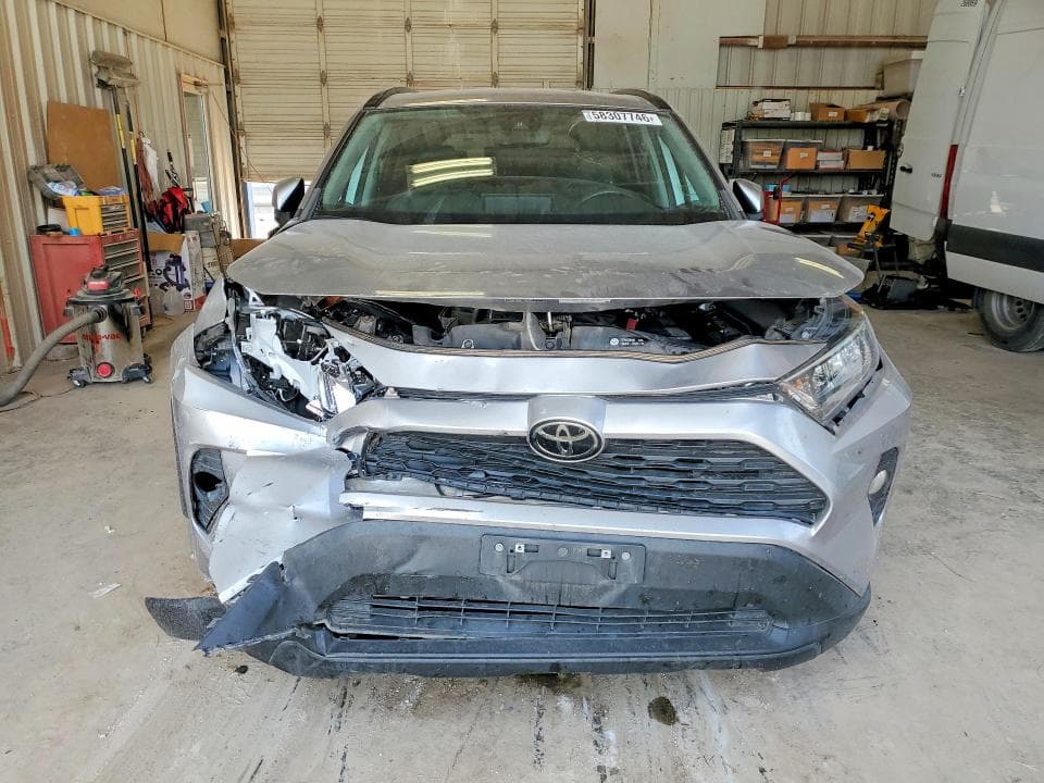 2021 TOYOTA RAV4 XLE 5