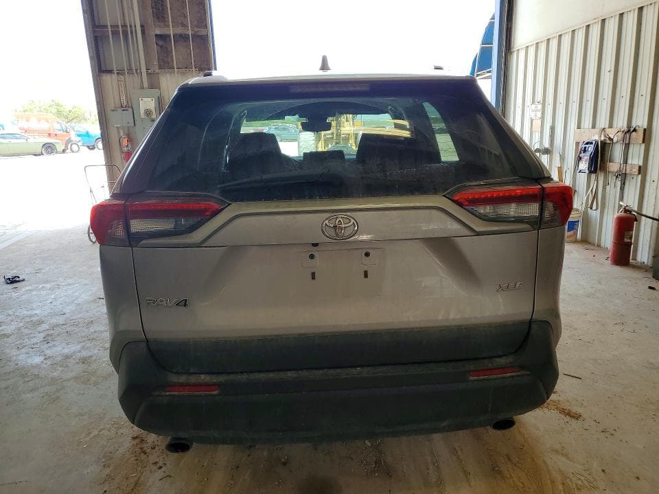 2021 TOYOTA RAV4 XLE 6