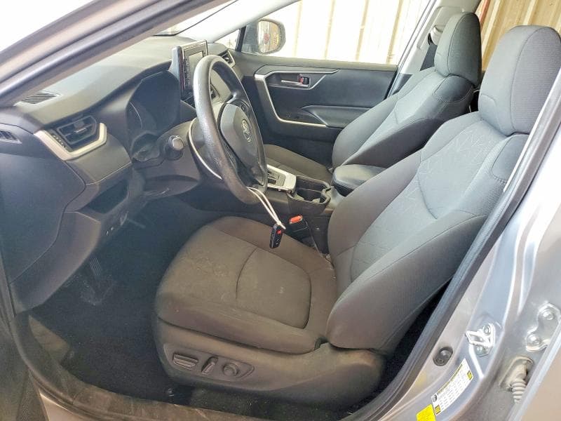 2021 TOYOTA RAV4 XLE 7