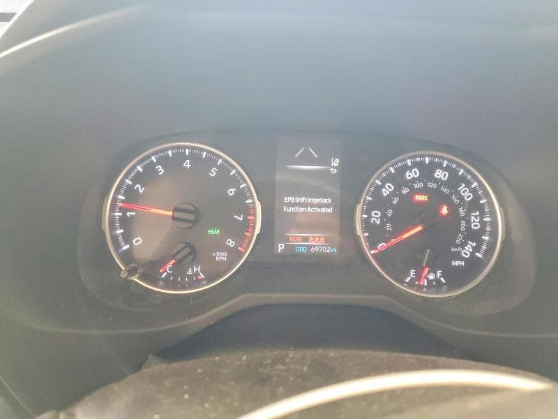 2021 TOYOTA RAV4 XLE 9