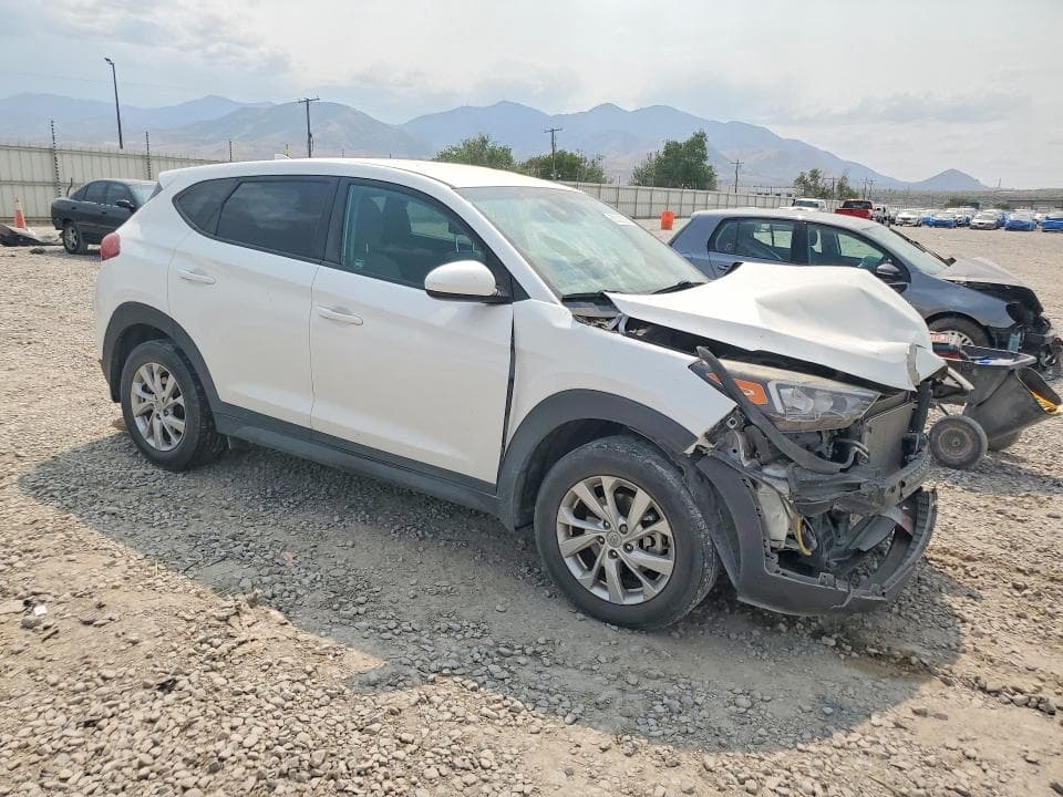 2020 HYUNDAI TUCSON SE 4