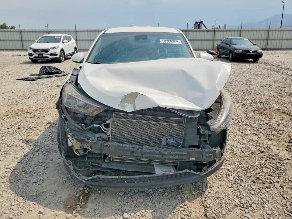 2020 HYUNDAI TUCSON SE 5
