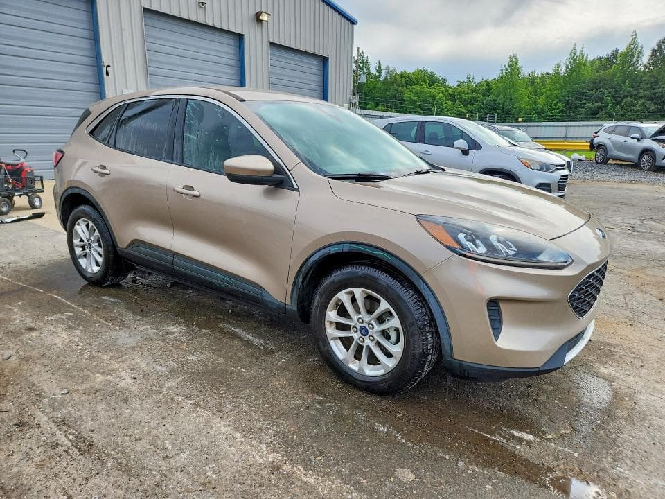 2020 FORD ESCAPE SE 4