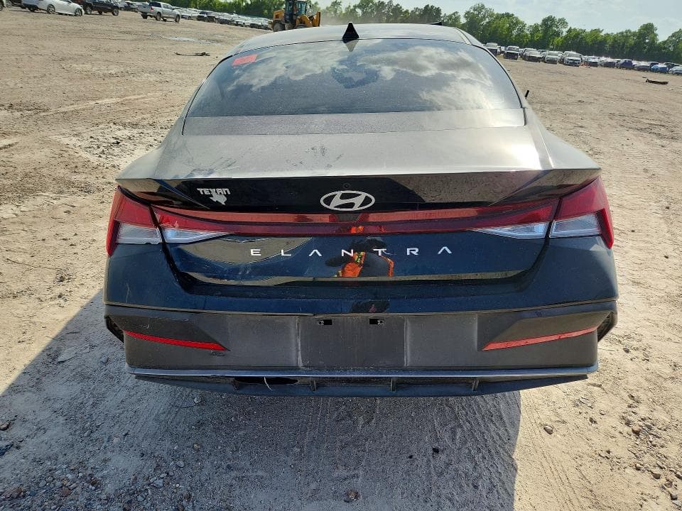 2026 HYUNDAI ELANTRA SE 6