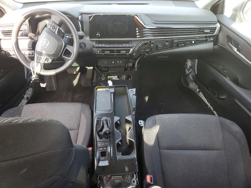 2025 TOYOTA CAMRY LE 8