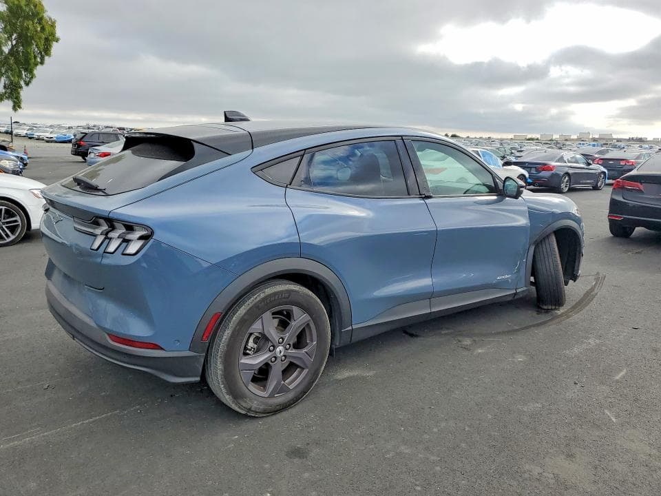 2023 FORD MUSTANG MACH-E SELECT 3