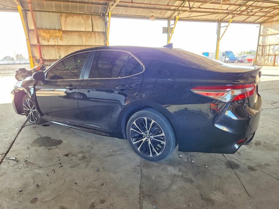 2019 TOYOTA CAMRY SE 2