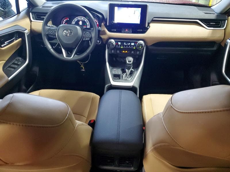 2025 TOYOTA RAV4 XLE PREMIUM XLE PREMIUM 8
