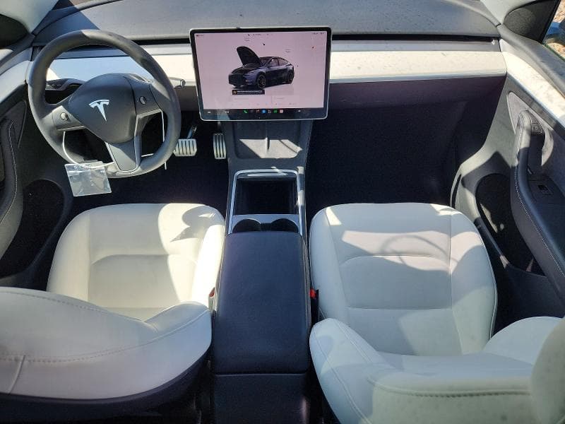 2024 TESLA MODEL Y 8