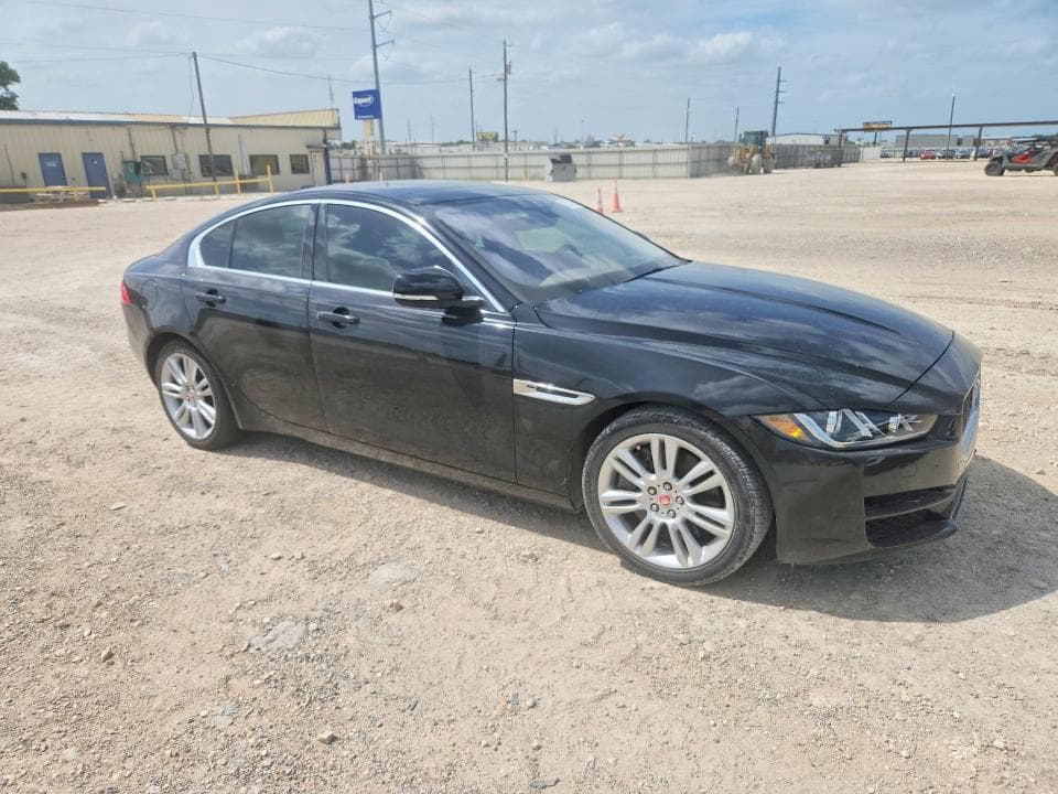 2019 JAGUAR XE PREMIUM 4